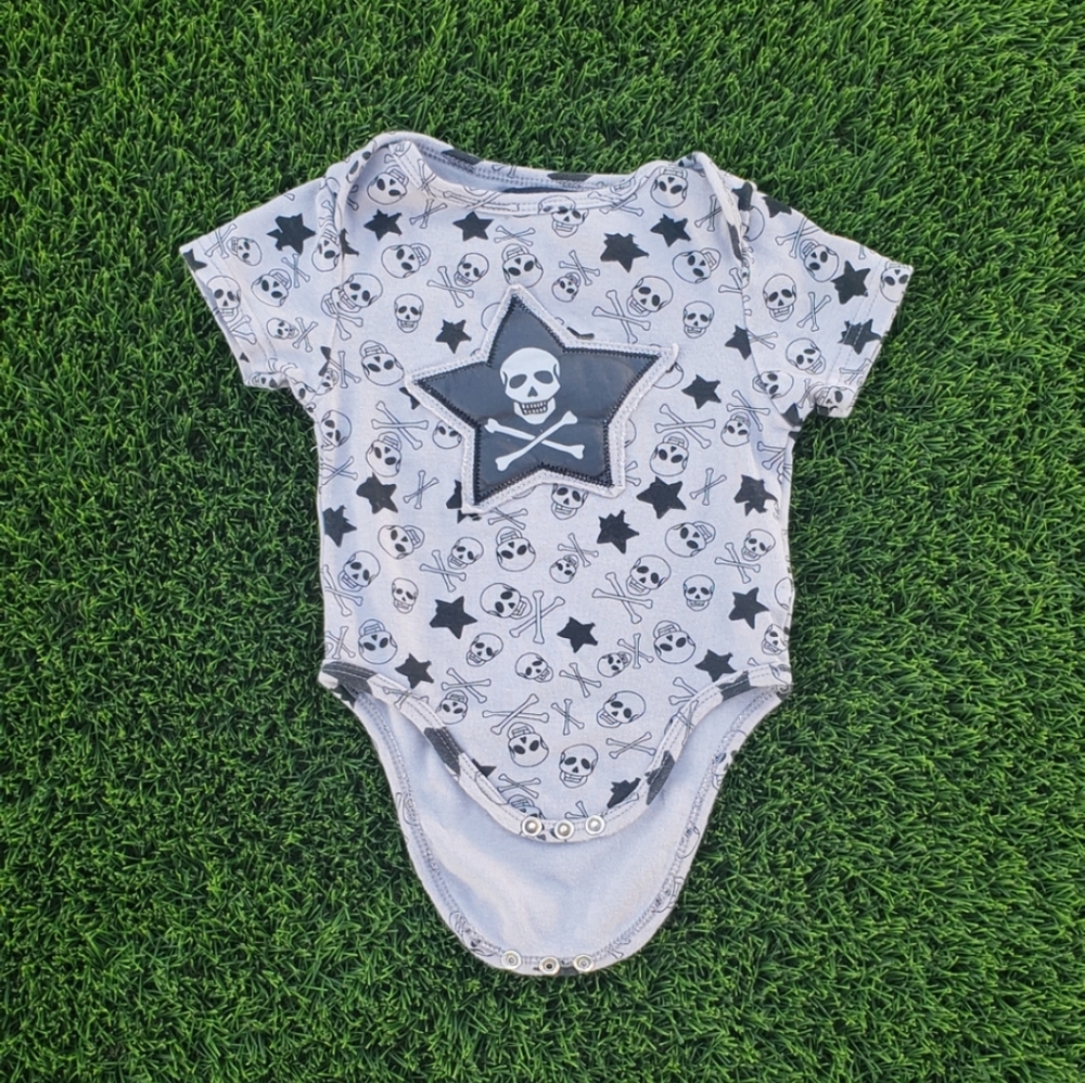 ♡Baby Skull & cross bones one piece